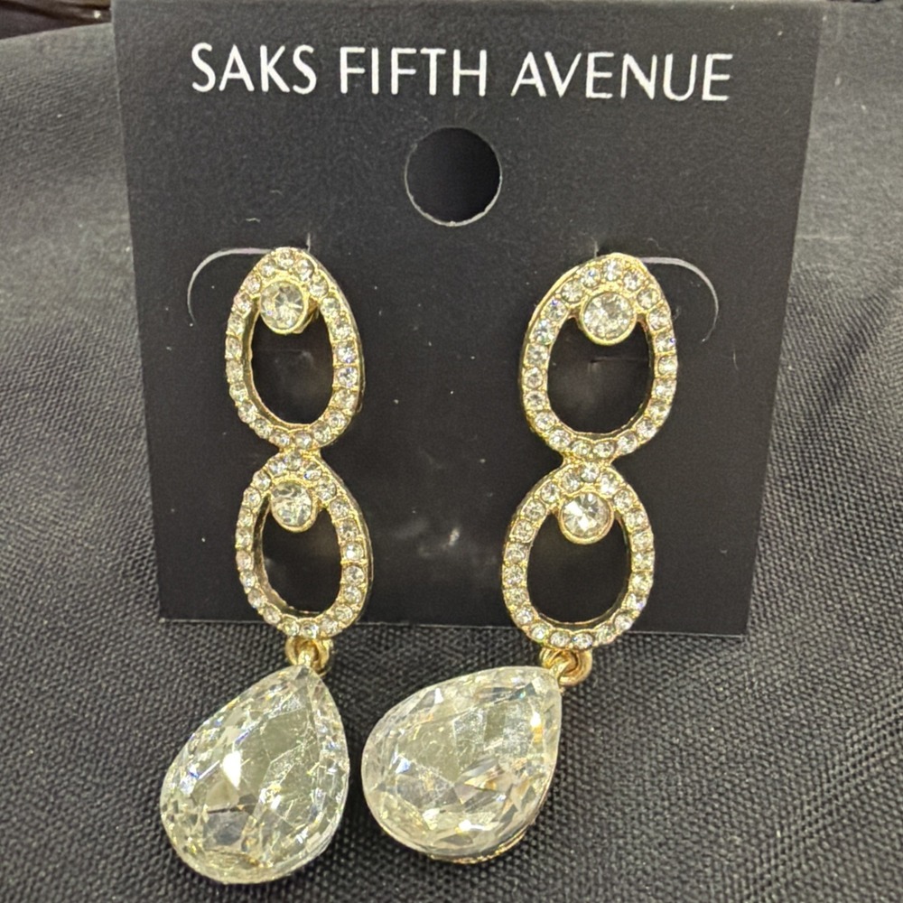 Saks Fifth Avenue NWT Gold Tone Shiny Rhinestones Triple Teardrop Earrings